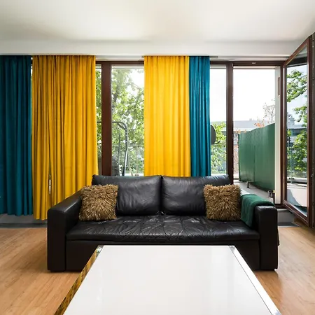 Ochota Deluxe By Bookinghost * Warschau