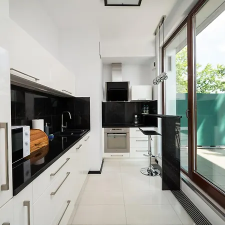 Ochota Deluxe By Bookinghost *