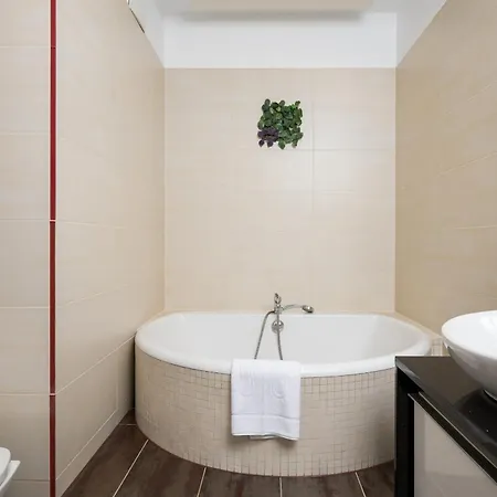 Apartamento Ochota Deluxe By Bookinghost