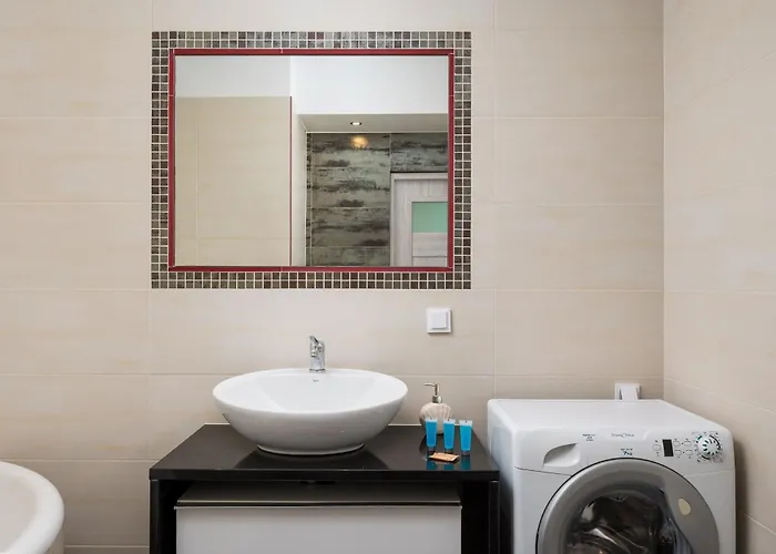 Apartment Ochota Deluxe By Bookinghost *