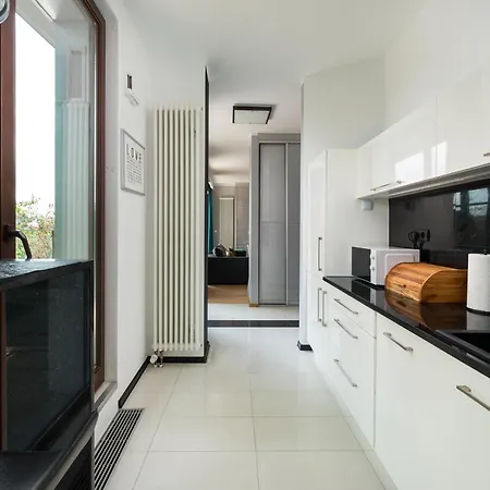 Ochota Deluxe By Bookinghost