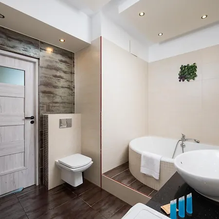 Ochota Deluxe By Bookinghost ワルシャワ